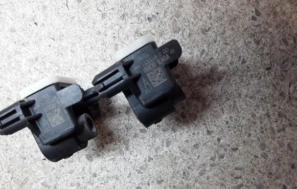 Nissan Juke I F15 Airbag deployment crash/impact sensor 988301EA0A