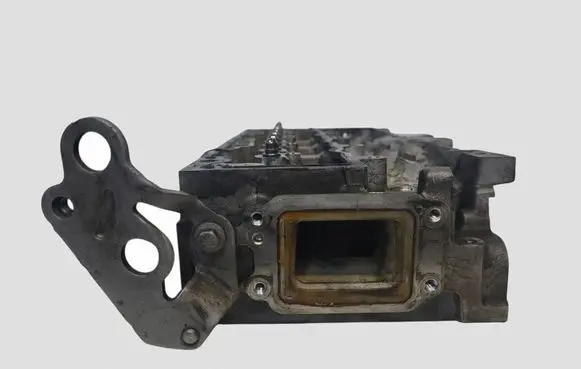 Citroen DS3 Engine head 9684487210 2NR