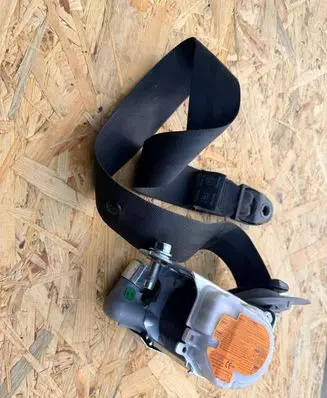 Hyundai i40 Front seatbelt 888103Z000 888203Z000