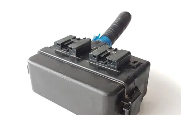 Honda HR-V Fuse module 38254T5A003 RC5102 12V11