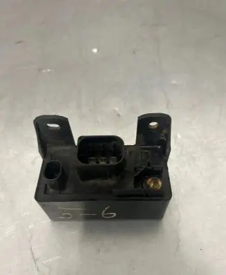 Mercedes-Benz E W211 Glow plug pre-heat relay