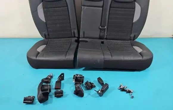 Peugeot 2008 I Second row seats IMPRK1381912