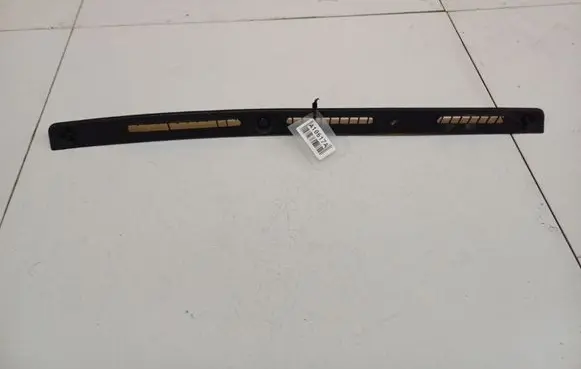 Mercedes-Benz 100 W631 Dash center air vent grill