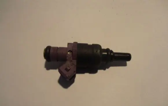Mercedes-Benz C W203 Fuel injector