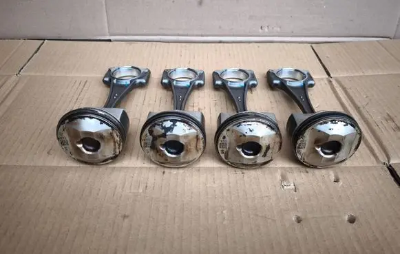 Mazda 2 Piston with connecting rod KS1275
