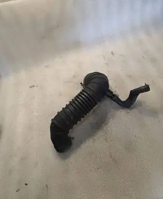 Mitsubishi Pajero Air intake hose/pipe