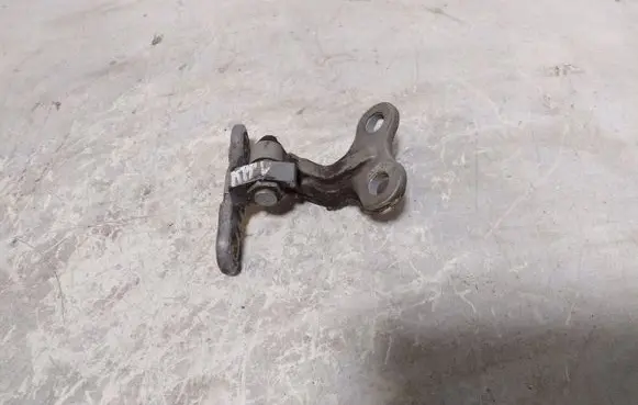 Volvo V50 Front door upper hinge 30715354