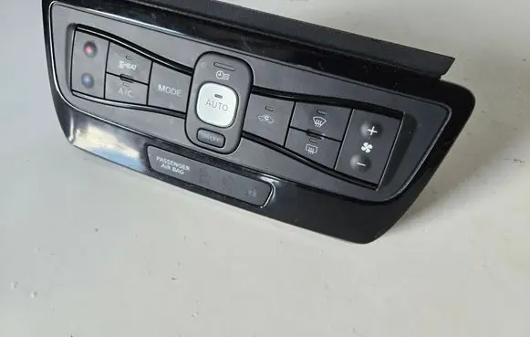 Nissan Leaf II (ZE1) Climate control unit 684125SHOB