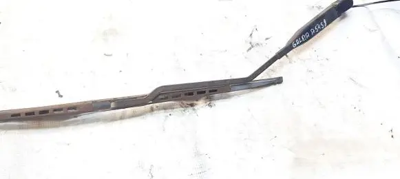 KIA Sportage Front wiper blade arm