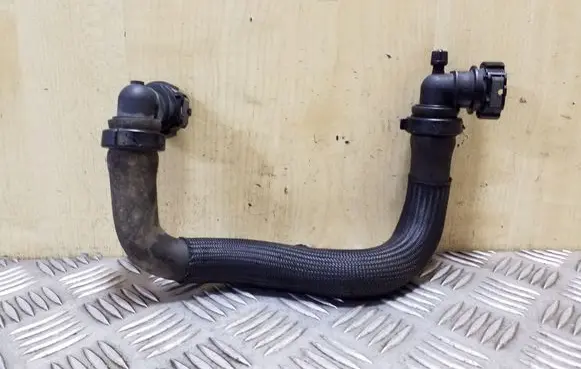 Engine coolant pipe/hose
