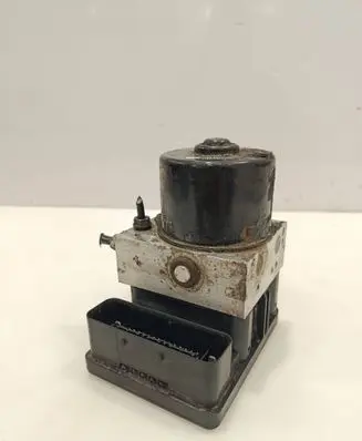 Volkswagen Golf V ABS Pump 1K0907379AC 00005305H0 10096003593