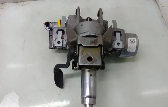 Opel Corsa D Steering wheel axle 55701302
