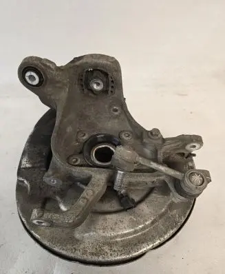 Rear wheel hub