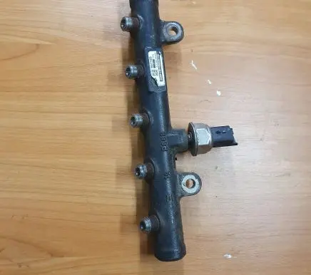 Volvo V50 Fuel main line pipe 9654726280 05084117 110506687758