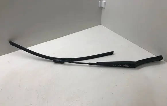 Volkswagen PASSAT B8 Windshield/front glass wiper blade 
