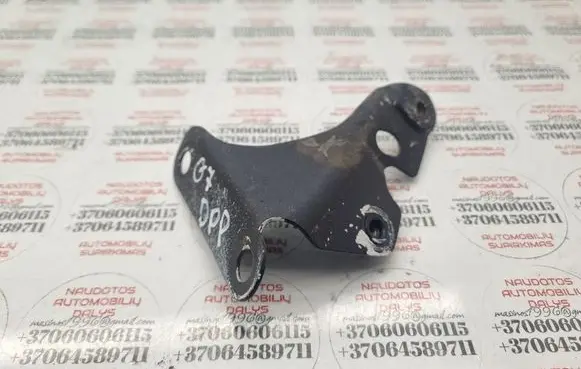 Fender mounting bracket