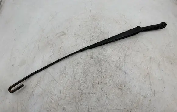 Opel Zafira A Front wiper blade arm 90582557