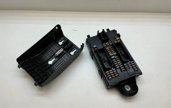 Volvo XC60 Fuse module 31682732 K067R