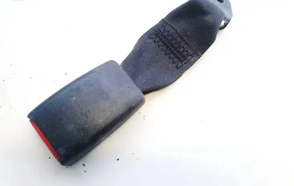 Mazda 323 Rear seatbelt buckle k7323