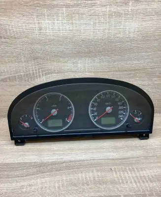 Ford Mondeo Mk III Speedometer (instrument cluster) 1S7F10849GF 1S7F108412