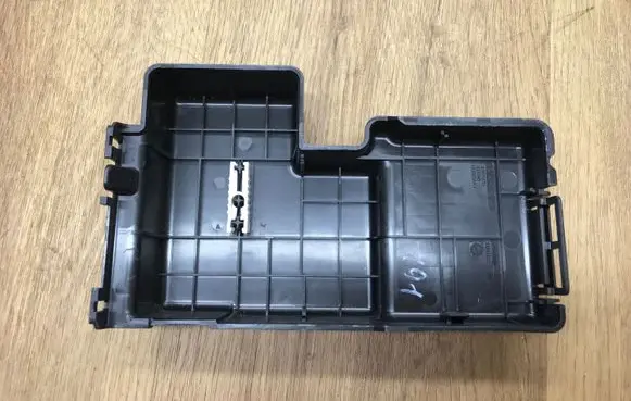 Volvo XC90 Fuse box cover 31676133