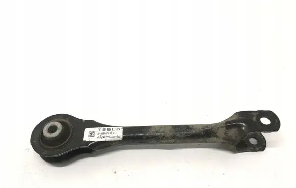 Tesla Model 3 Rear upper control arm/wishbone 1044427
