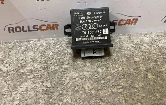 Volkswagen Touran I Light module LCM 1T0907357 5LA00837960