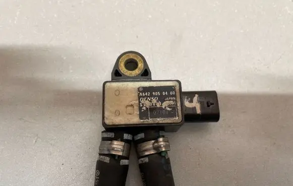 Mercedes-Benz C W205 Air pressure sensor A6429050400