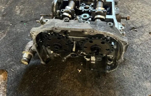 Subaru Outback Engine head 