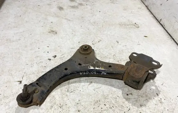 Volvo V70 Front lower control arm/wishbone