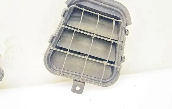 Audi A3 S3 8V Quarter panel pressure vent 4G9819181B