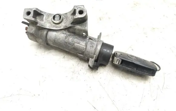 Volkswagen PASSAT B5 Ignition lock 4B0905851A