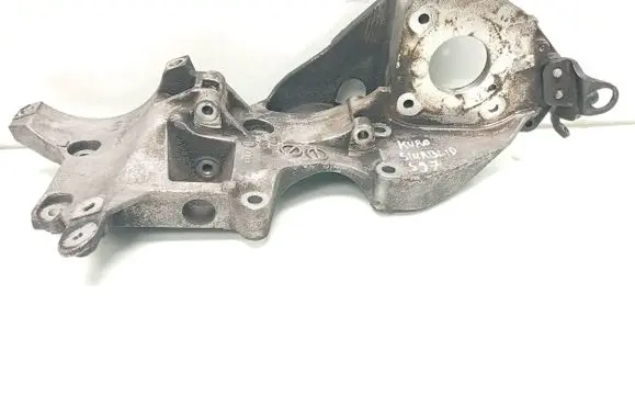 Volkswagen Golf VI Fuel pump bracket 03L903143D