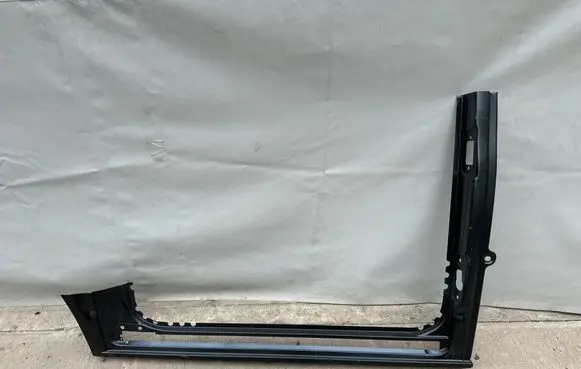 Volkswagen Multivan T5 Sill 7E1809844