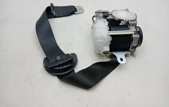 Lexus GS 250 350 300H 450H Front seatbelt 7T3480P 7J08280310 1J082931