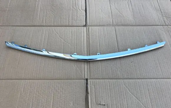 Opel Insignia A Front bumper upper radiator grill 13264456