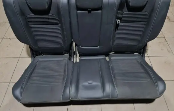 Ford Kuga II Rear seat 
