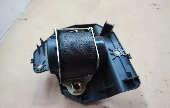 Opel Zafira C Third row seat belt 13251552