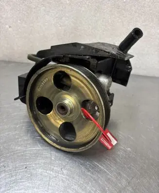 Peugeot 206+ Power steering pump 9686525080