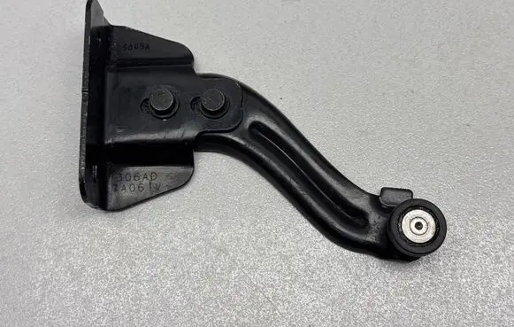 Chrysler Pacifica Sliding door upper roller guide/hinge 306AD 7A061V
