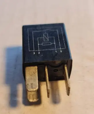 BMW 5 E39 Other relay V23073B1005X18 61364205900
