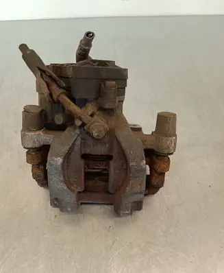 Volkswagen PASSAT B8 Rear brake caliper 