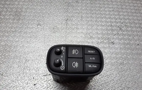Fog light switch