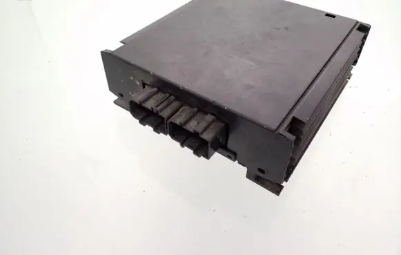 Volkswagen PASSAT B5 Sound amplifier