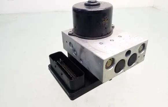 Mercedes-Benz C W203 ABS Pump A2095452532