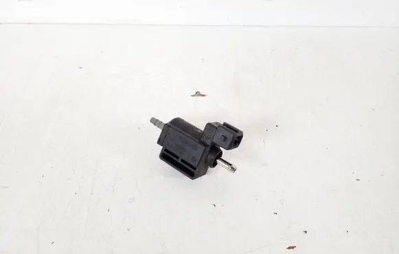 Jaguar XF X250 Turbo solenoid valve 70243600