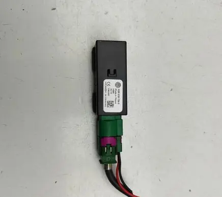 Skoda Yeti (5L) USB socket connector 5Q0035726E