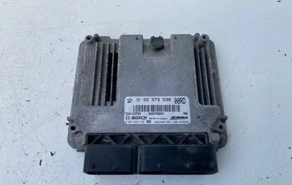 Opel Insignia A Engine control unit/module 55573539 55573560