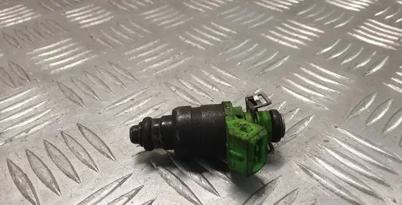 Audi A6 S6 C5 4B Fuel injector 078133551BB