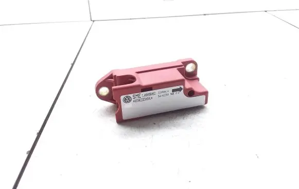 Volkswagen Golf IV Airbag deployment crash/impact sensor 1J0909606D 33990414